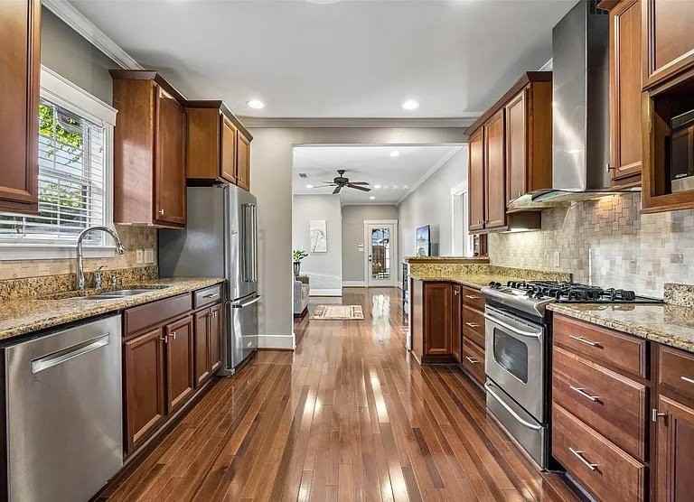 5211 Willis Ave - Photo 6 of 20