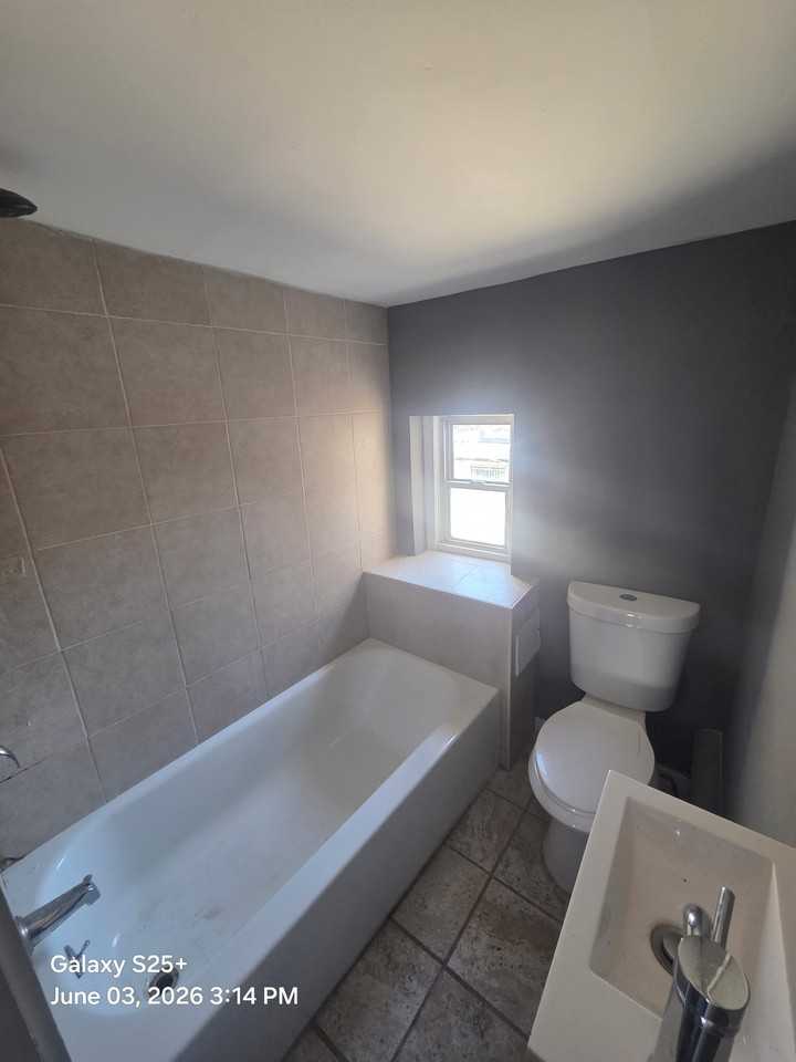 944 Cantrell St - Photo 7 of 8