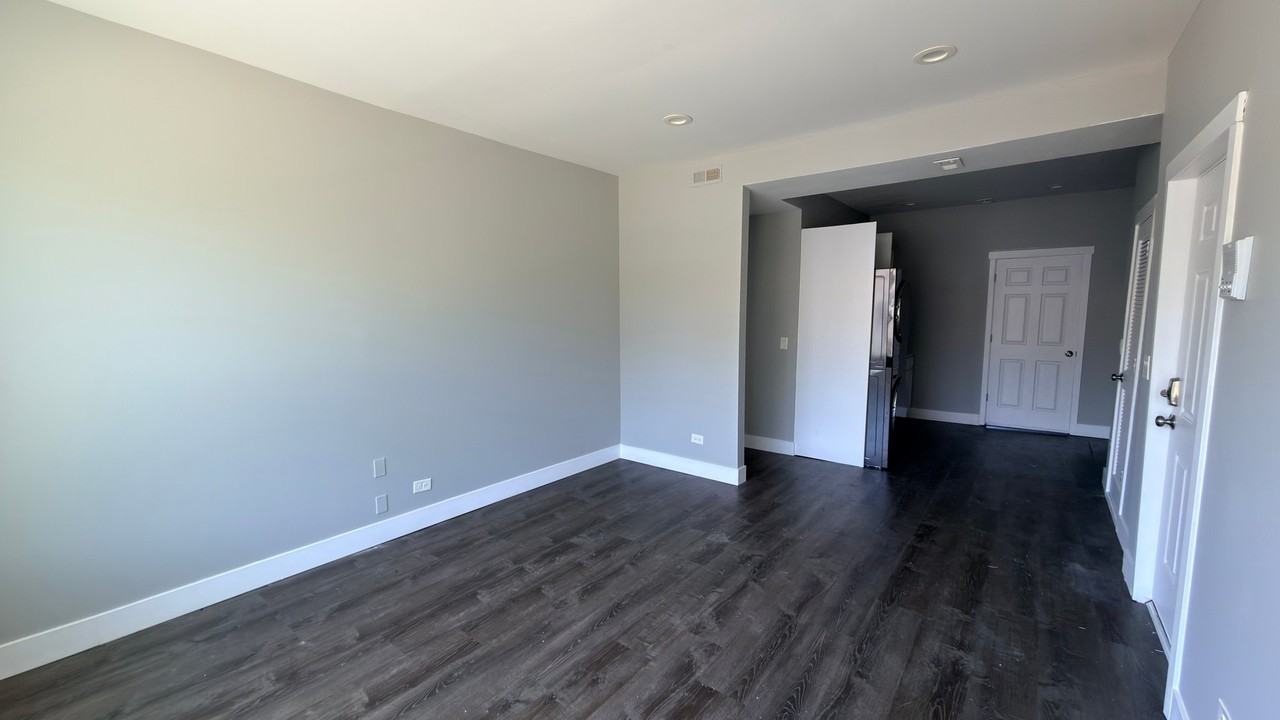 904 W 68th St #2 - Photo 5 of 13