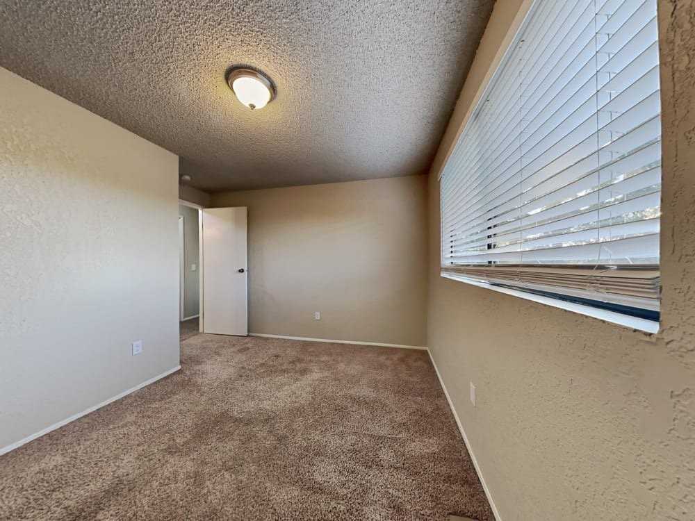 5121 S 302nd Pl - Photo 4 of 6