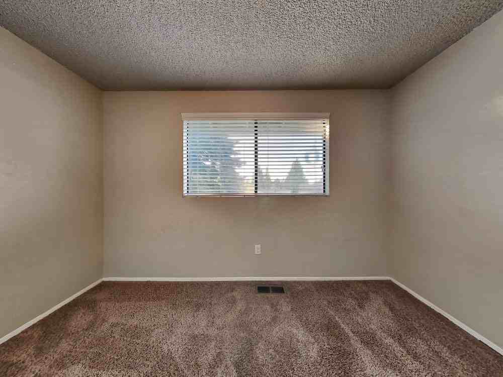 5121 S 302nd Pl - Photo 5 of 6
