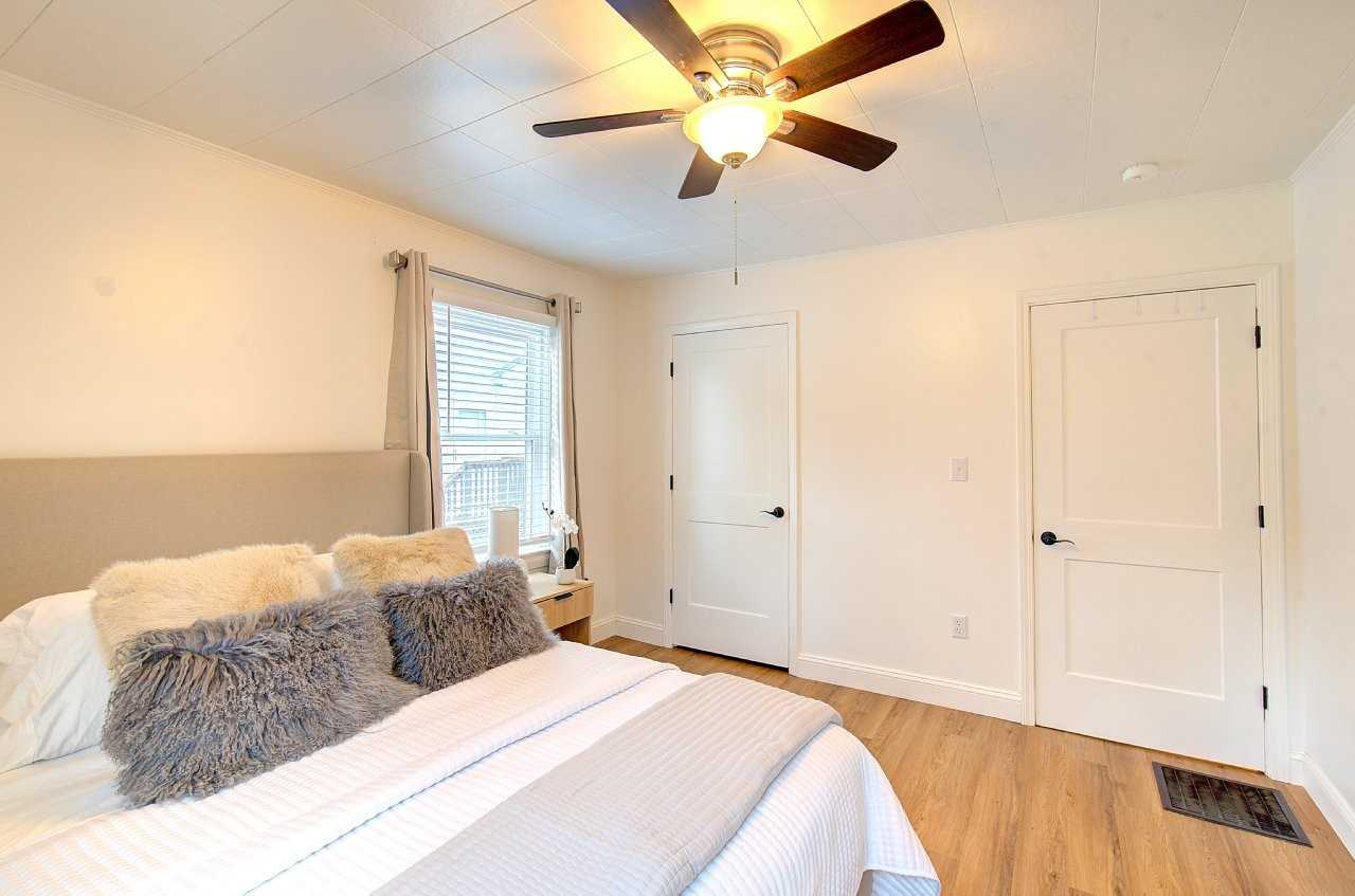 105 Crane Ave - Photo 4 of 20