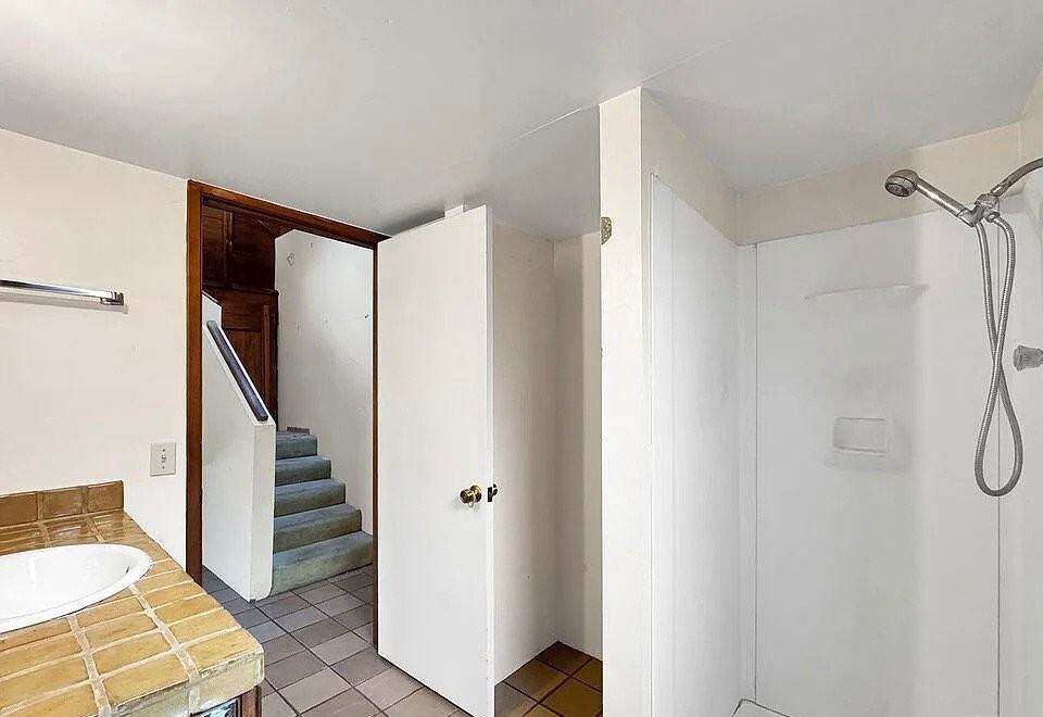 844 25th St - Photo 3 of 20