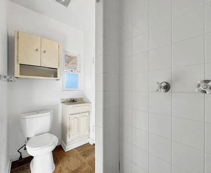 844 25th St - Photo 4 of 20