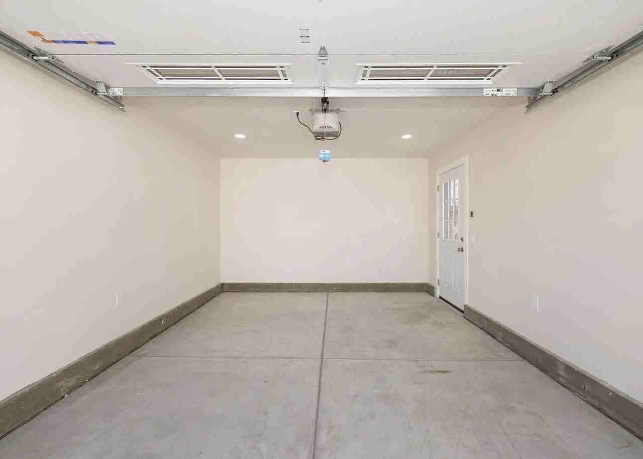 936 Camelia St - Photo 5 of 8