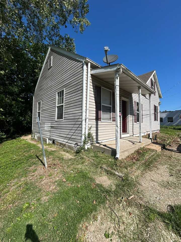 323 N 7th St - Photo 2 of 20