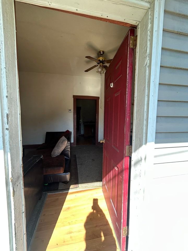 323 N 7th St - Photo 3 of 20