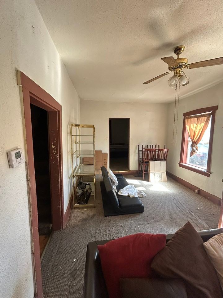 323 N 7th St - Photo 4 of 20