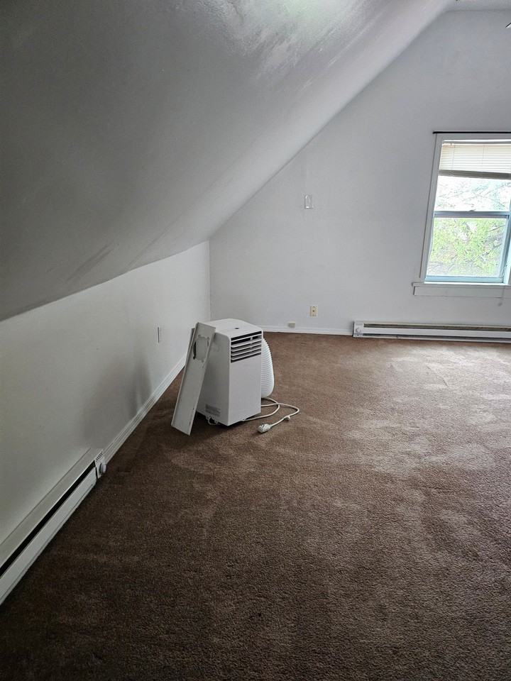 15448 Calcutta Ave #3rdFLUNIT - Photo 3 of 12