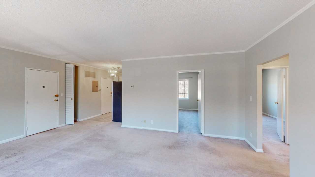 137 Lake Shore Rd #4 - Photo 6 of 16