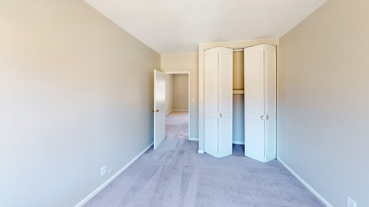 137 Lake Shore Rd #4 - Photo 7 of 16