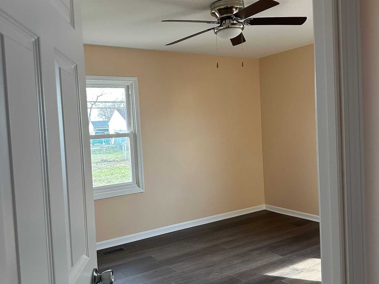 508 Kenyon Ave - Photo 4 of 5
