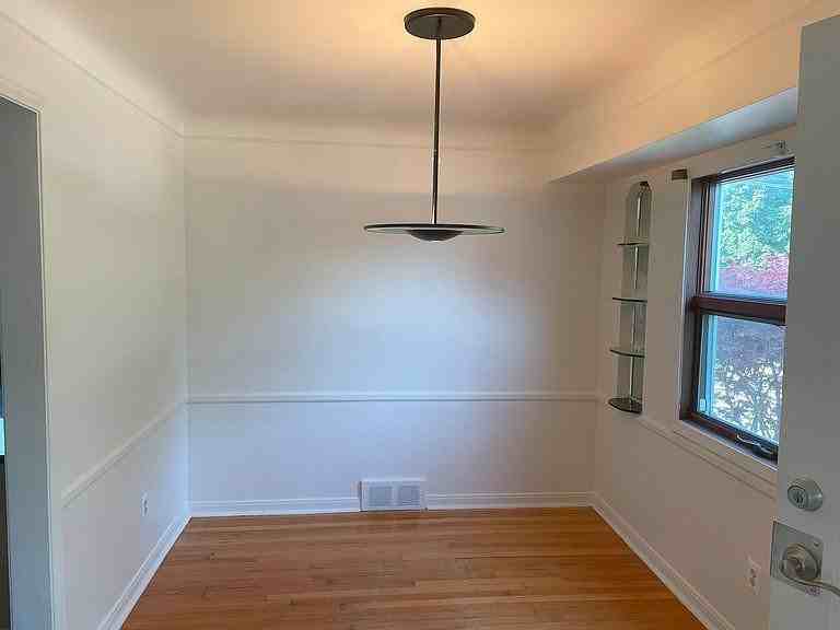 729 N Vermont Ave - Photo 4 of 5