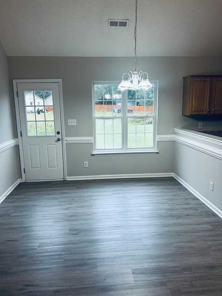 804 Valley Creek Dr - Photo 4 of 5