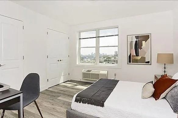 115 37th St #507 - Photo 6 of 11