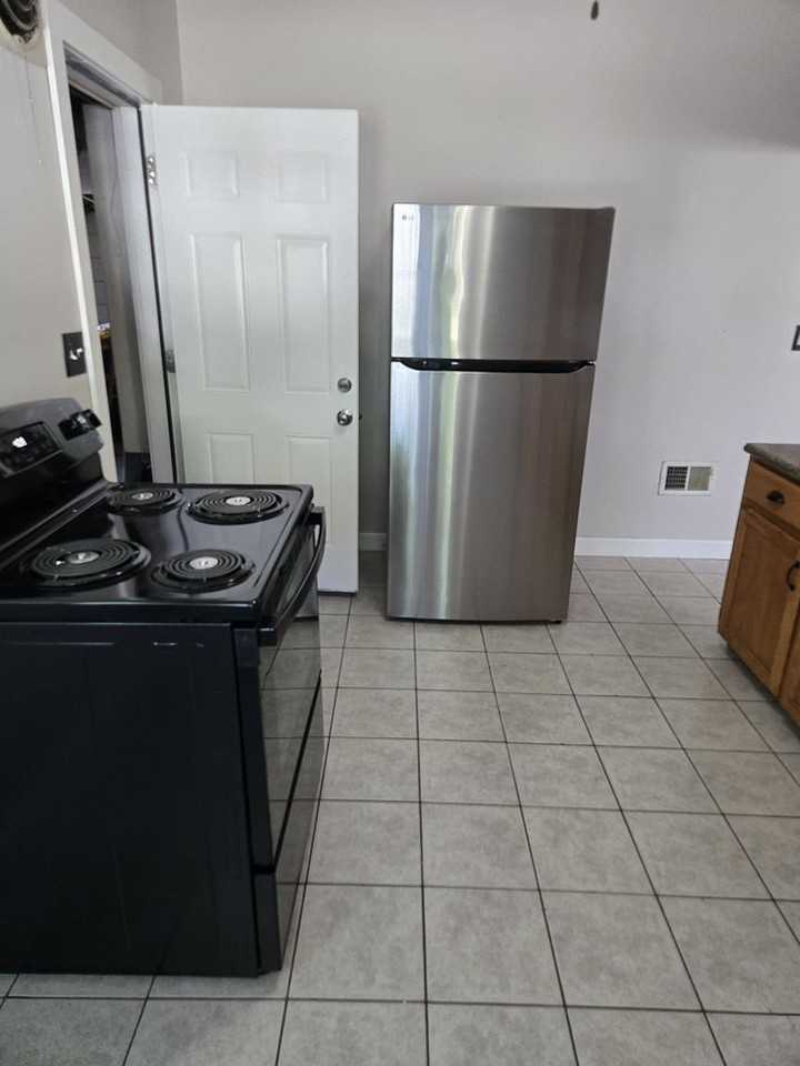 1093 Saint Paul St - Photo 3 of 5