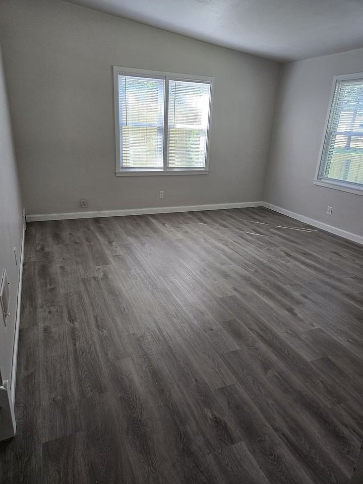 1093 Saint Paul St - Photo 4 of 5