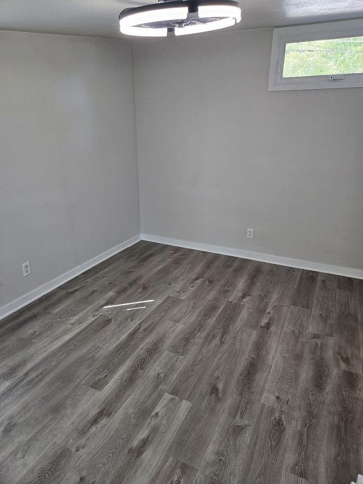 1093 Saint Paul St - Photo 5 of 5