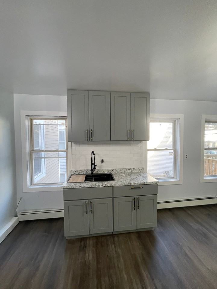 125 Pierce St #3