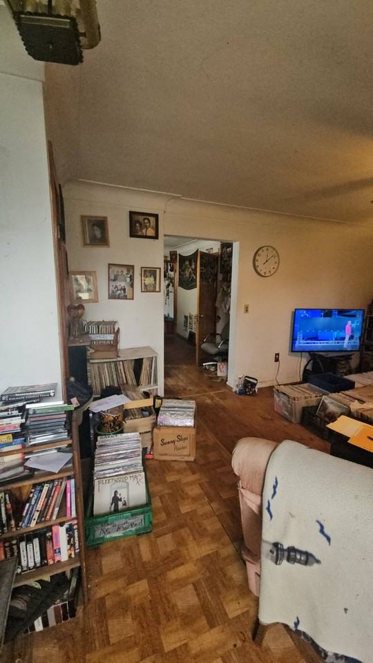 329 Mettler St - Photo 3 of 8