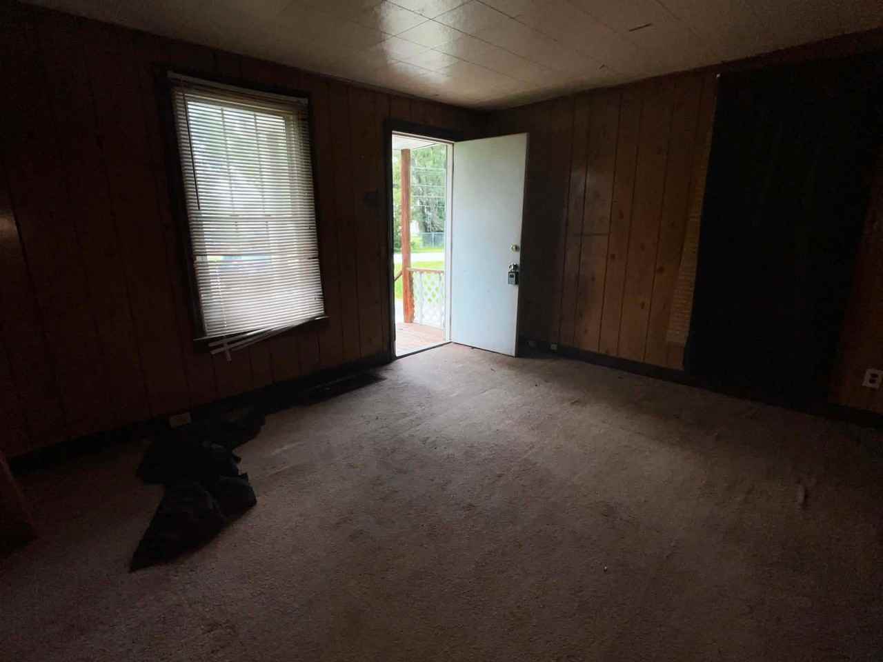 211 Judith Ln - Photo 3 of 21