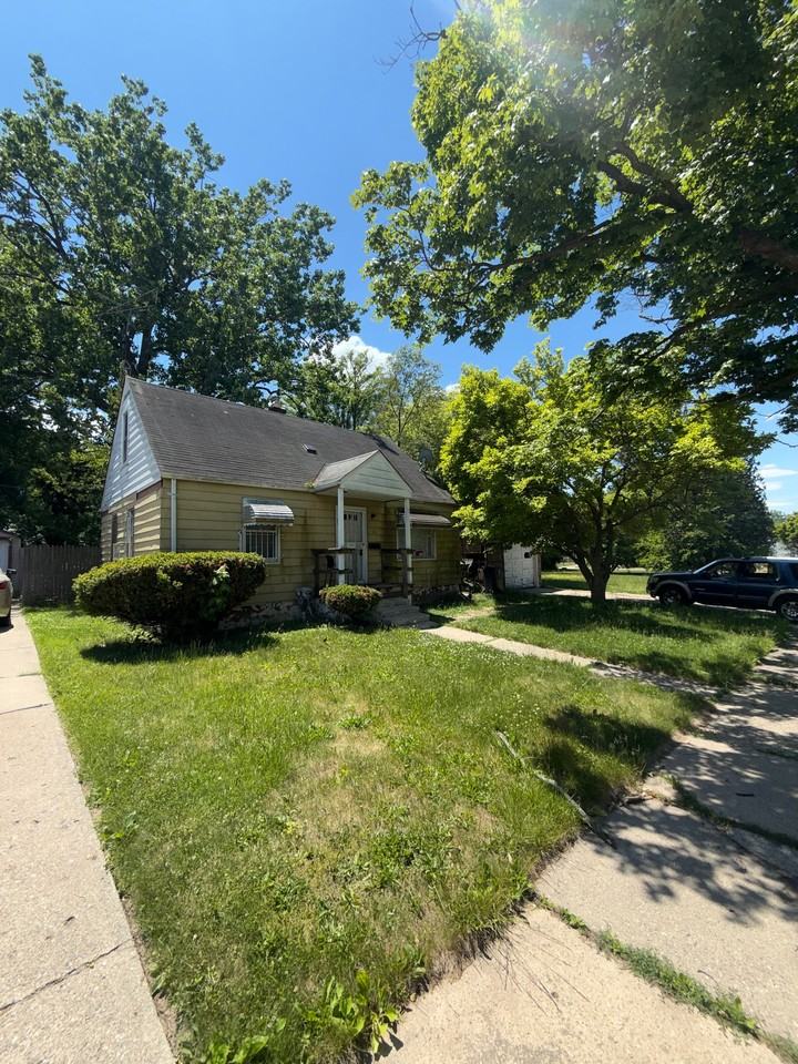 411 W Marengo Ave - Photo 2 of 18
