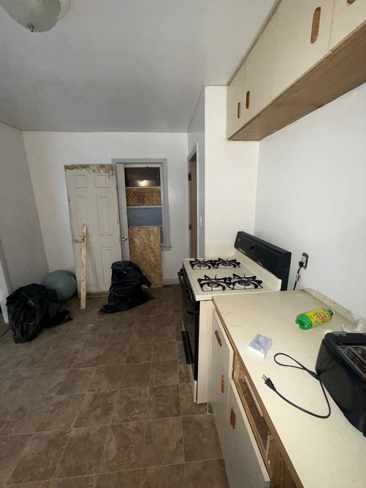 411 W Marengo Ave - Photo 7 of 18