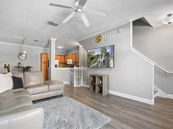 6131 Metrowest Blvd #32 - Photo 5 of 19
