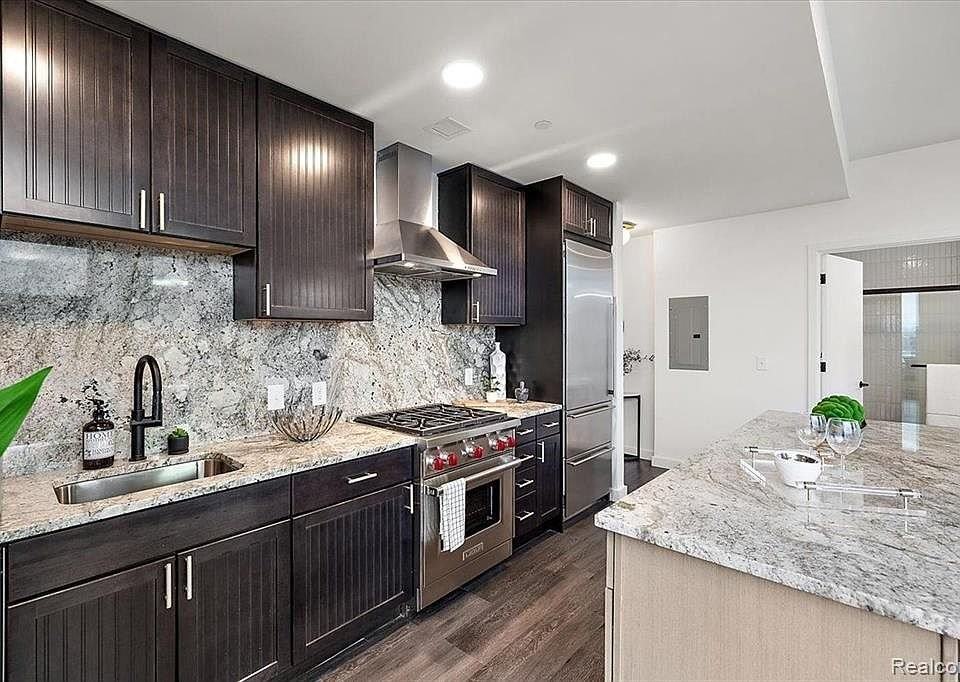 330 Gratiot Ave #35 - Photo 5 of 20