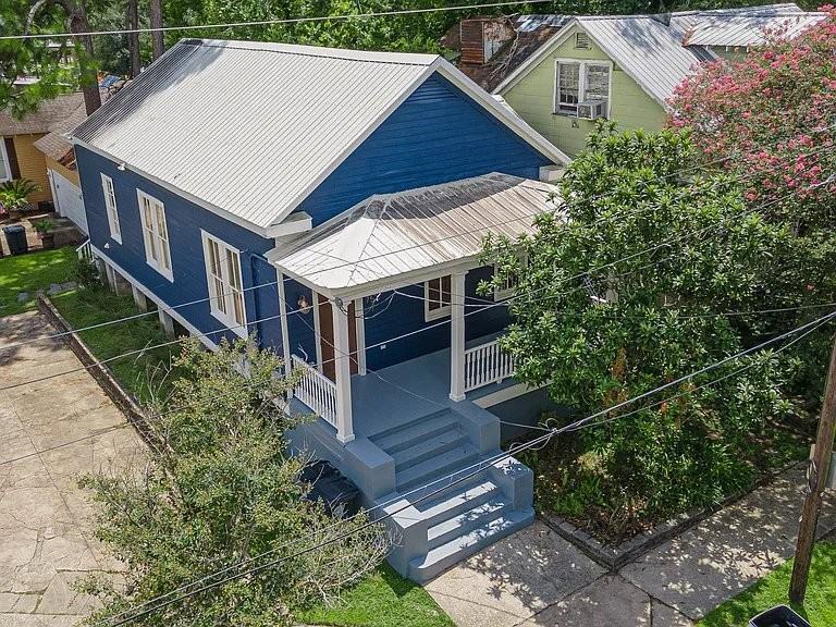 756 Europe St - Photo 2 of 14