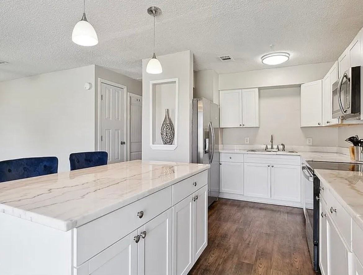 1105 Warren Dr - Photo 5 of 15