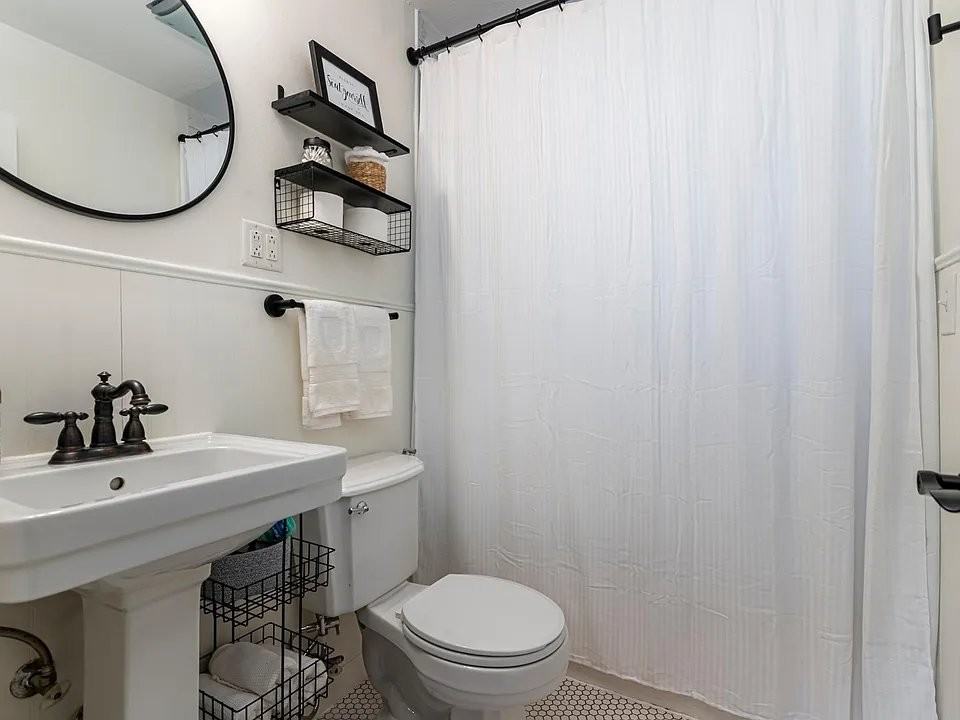 609 S Emerald Ln - Photo 2 of 5
