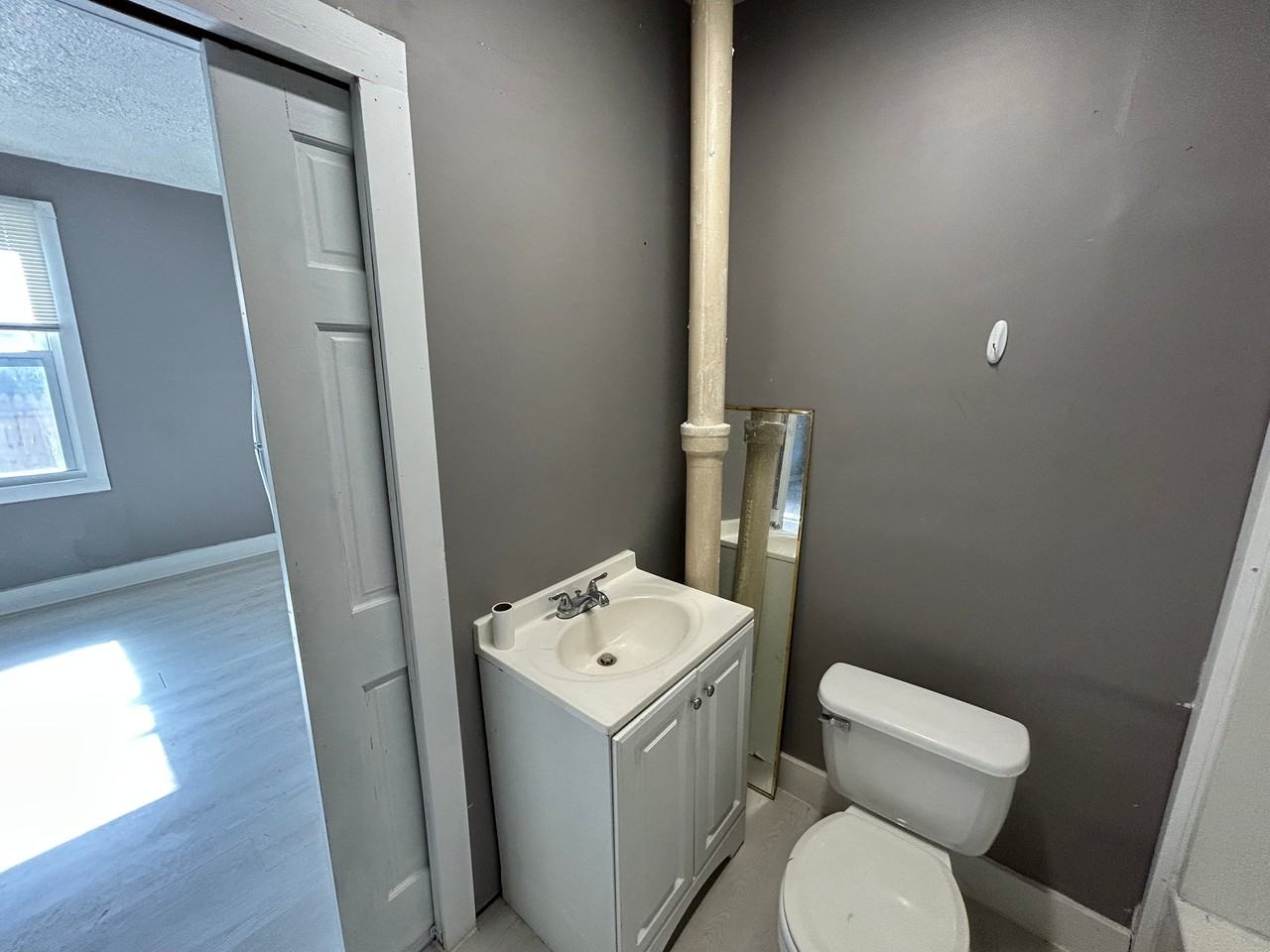 6818 Morgan Ave - Photo 5 of 30