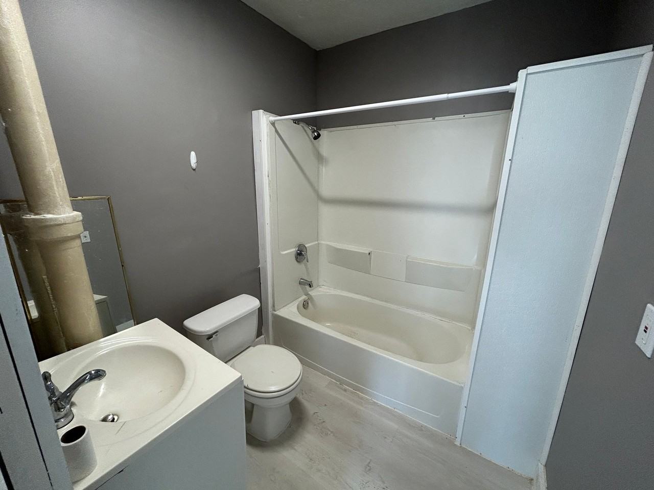 6818 Morgan Ave - Photo 6 of 30