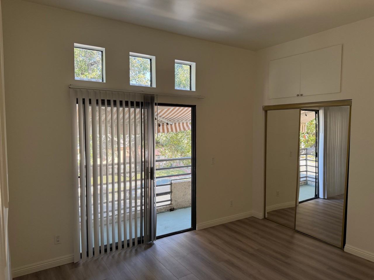 1801 W Victory Blvd #109 - Photo 4 of 12