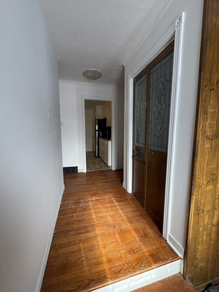 89 Rue Bagot - Photo 2 of 10