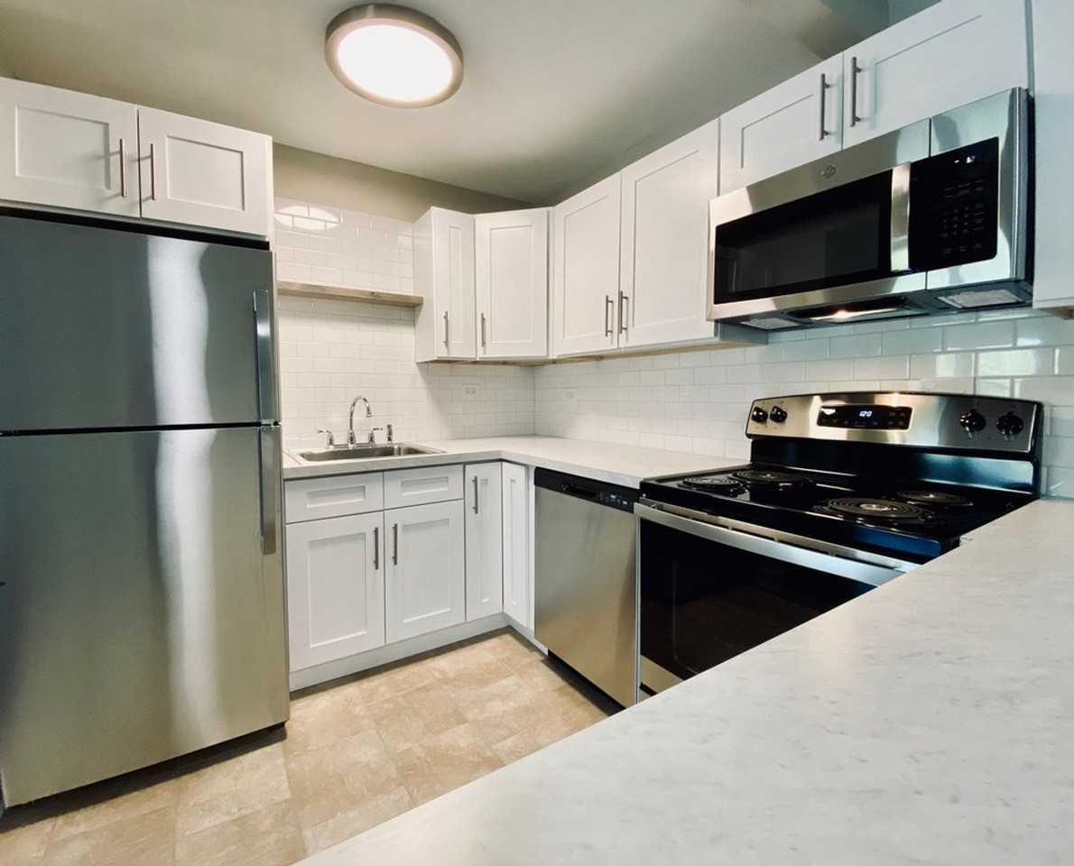 Maple Apts - Photo 2 of 32