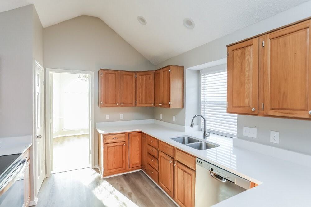 708 Brees Dr - Photo 6 of 16