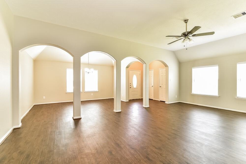 3705 Burwood Ct - Photo 3 of 16