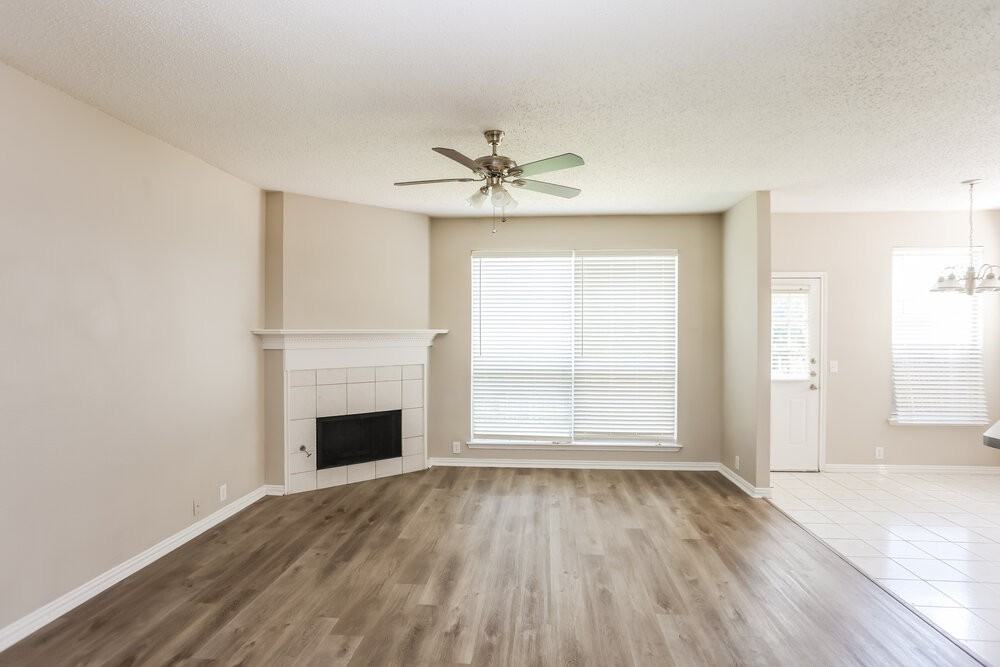3404 Roddy Dr - Photo 4 of 17
