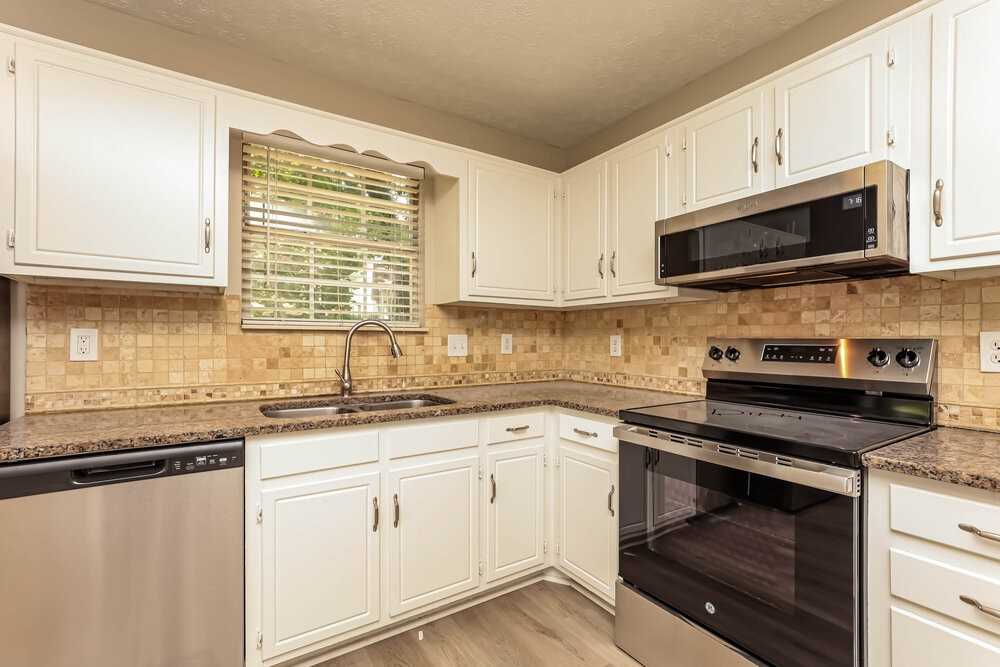 1610 Cedar Tree Ln - Photo 7 of 25