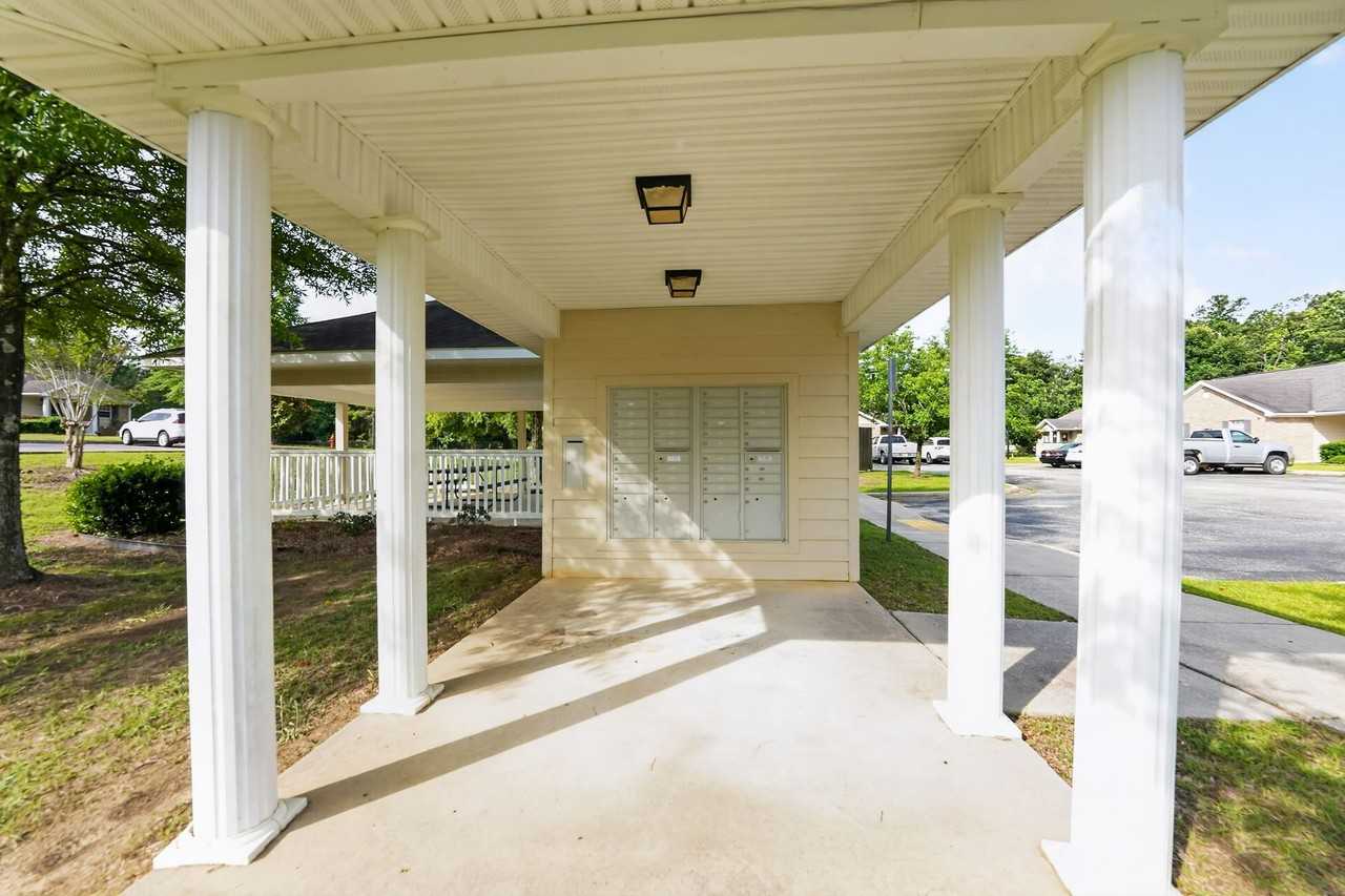 Country Club Cottages - Photo 4 of 50