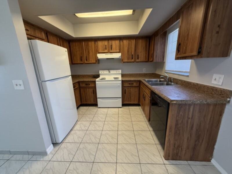 3940 Alpert Dr - Photo 3 of 9