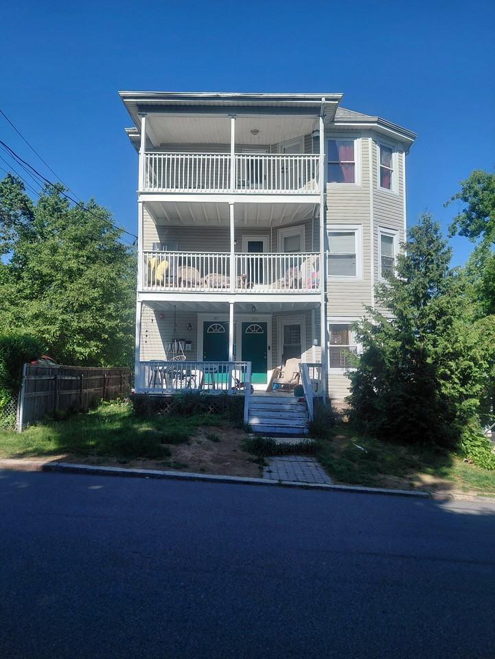 395 9th Ave #4 - Photo 4 of 15