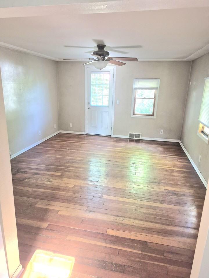 240 36th Ave N #NA - Photo 4 of 10