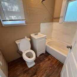 1204 W 29th St #NA - Photo 4 of 12