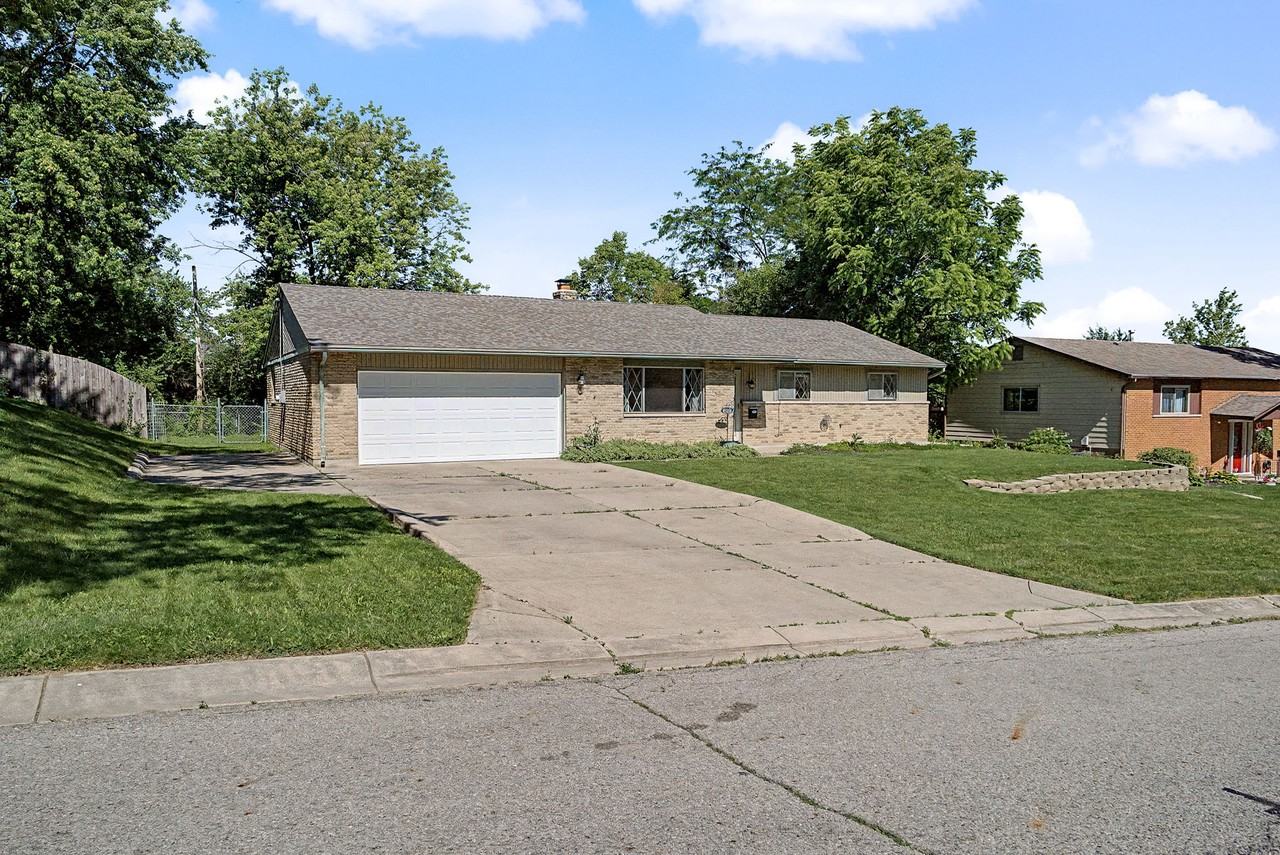 819 Gleneagle Dr #NA - Photo 3 of 34