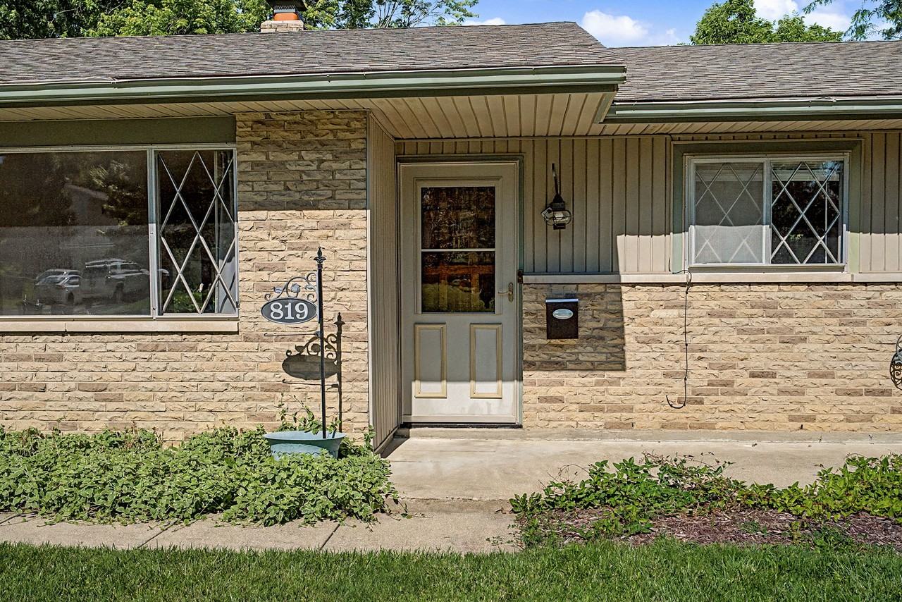 819 Gleneagle Dr #NA - Photo 4 of 34
