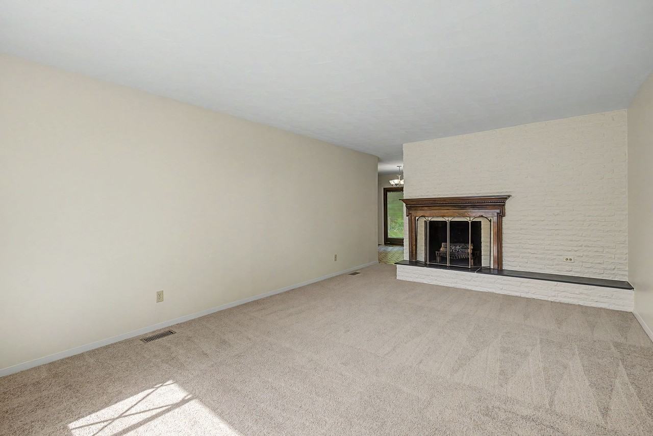 819 Gleneagle Dr #NA - Photo 6 of 34