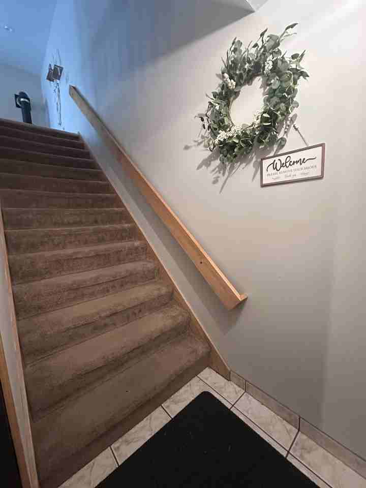 442 Meadowridge Cir - Photo 4 of 25